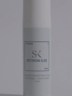 Demonstracija nanošenja Skintegra Retiron 0.05 sa 0.05% retinala, ceramidima, niacinamidom i cicom